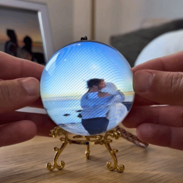 SantaOrb – A Crystal Home for Your Cherished Memories